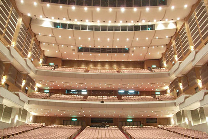 とりぎん文化会館 梨花ホール様にd&b audiotechnik Qi-Series導入