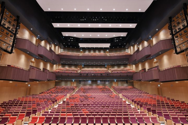 LINE CUBE SHIBUYA様にd&b audiotechnik V-Seriesが導入されました