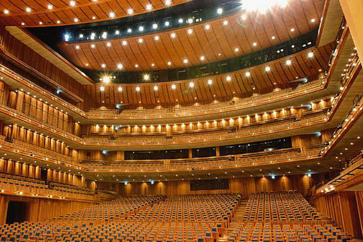 兵庫県立芸術文化センター様に d&b audiotechnik Ci-Seriesが採用されました