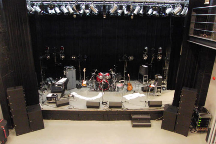 経専音楽放送芸術専門学校様にd&b audiotechnik Q-Seriesが導入されました