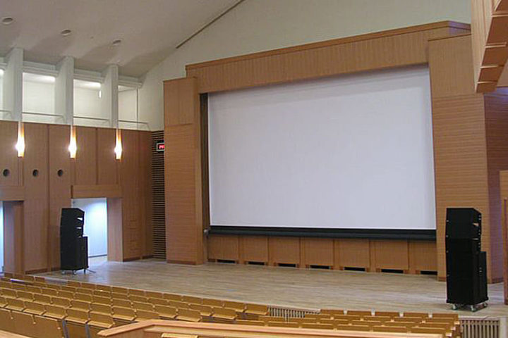 畿央大学様 冬木記念ホールにd&b audiotechnik Qi-Seriesが導入されました