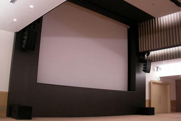 パシフィコ横浜様 会議センターにd&b audiotechnik T-Seriesが導入されました