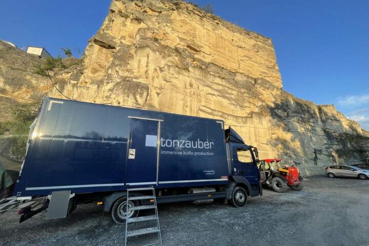 Lawo mc²36 mkII コンソールを搭載した『tonzauber』レコーディング中継車