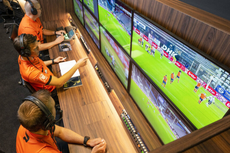 王立ベルギーサッカー協会は、クリアな遠隔コミュニケーションを可能にするRIEDELインカムシステムをリモートレフリー/VARで採用