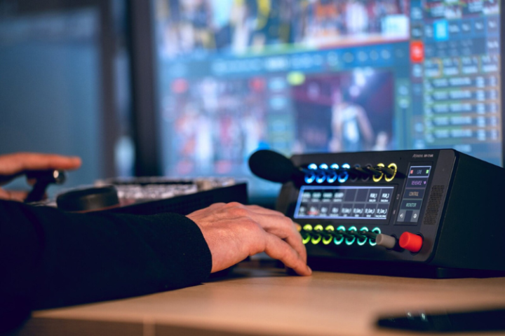 RIEDEL、『DSP-1216HL』Desktop SmartPanelで 『1200シリーズ』SmartPanelファミリーを拡充